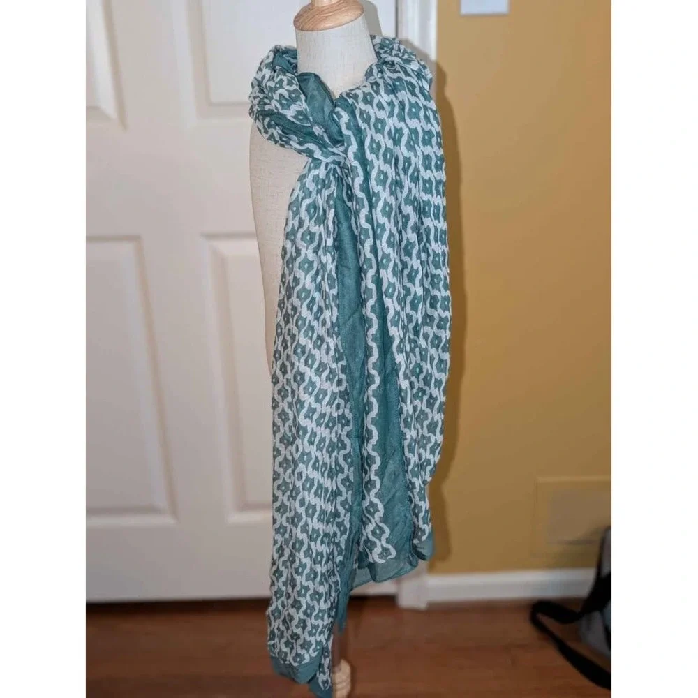 Banana Republic Teal‎ White Geometric Scarf Wrap Lightweight Oversized 77 x 31